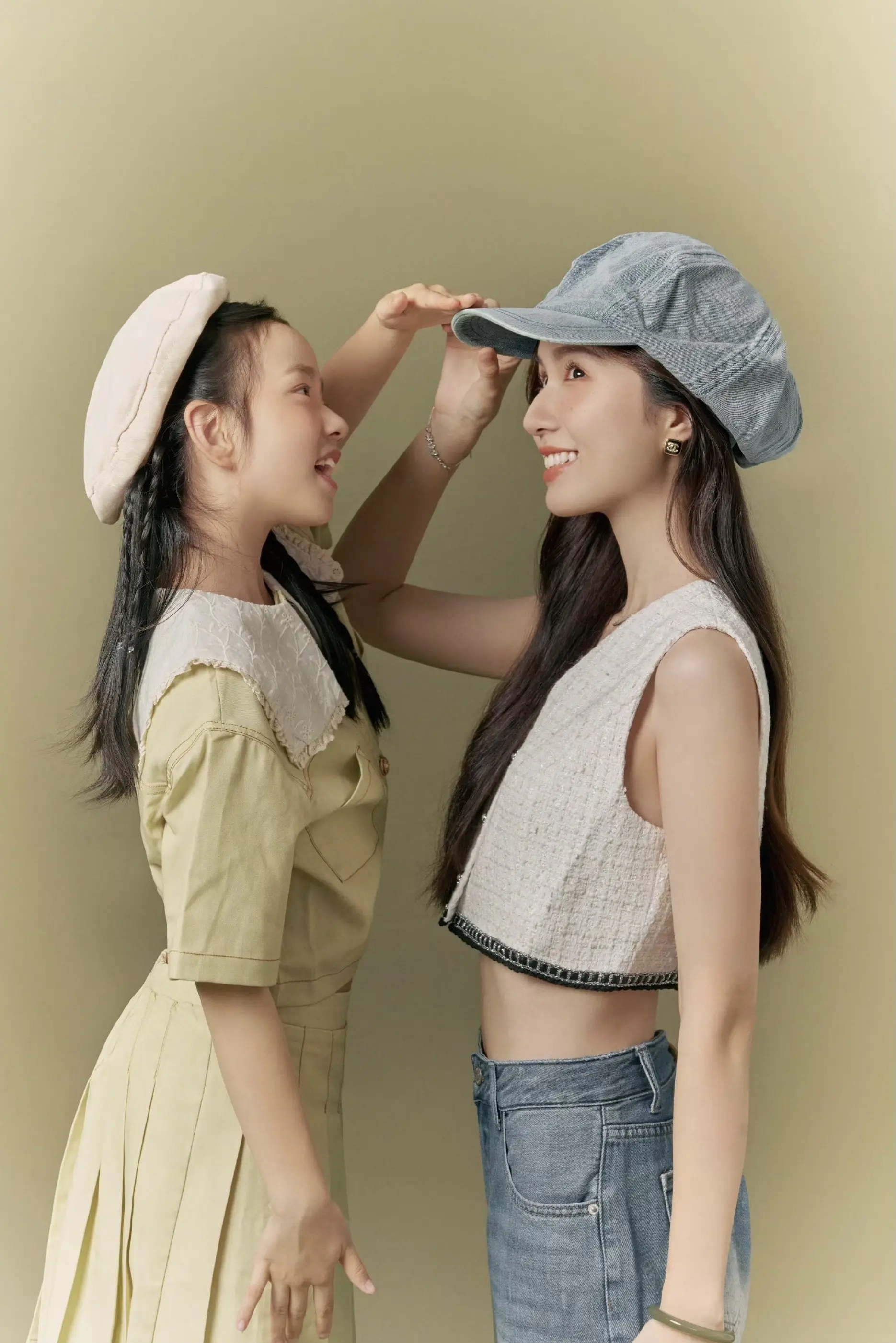 三妹今天10岁啦（照片拍摄于两年前）从她刚出生，我就会在医院给我妈陪床...