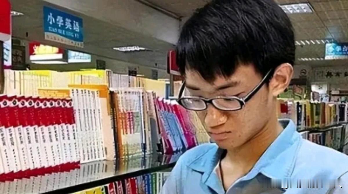 湖南一学霸高考竟然才考了239分，老师想尽办法调查考场监控，发现他交了3张白卷。