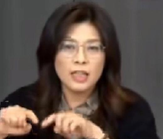 国民党主席郑丽文对柯文哲展开了反击，郑丽文表示，到目前为止，国民党跟民众党主席黄