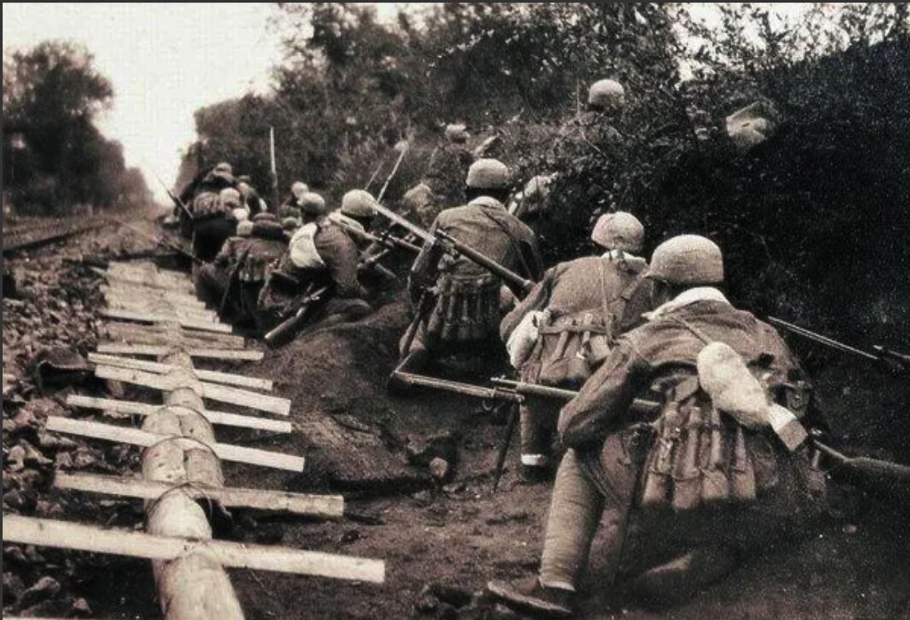 1939年，新四军2营因疲惫，进村夜宿，竟一头撞进日军怀里！主力未到，退路被断，