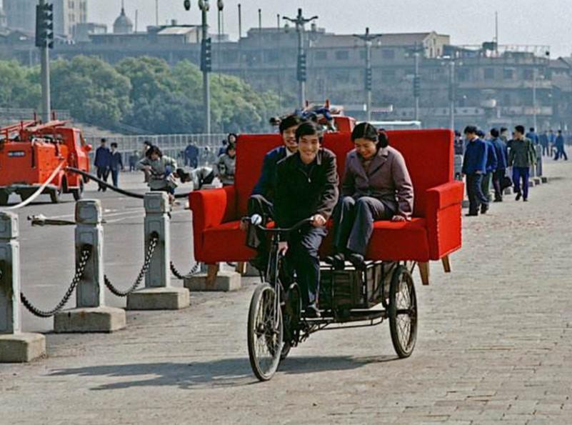 苏联不是亡于1991！俄网民深夜热议：岔路口竟在1956年？
在俄罗斯的一家头部