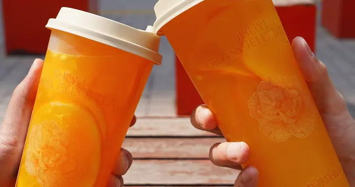 书亦烧仙草“有料元年”再下一城：鲜橙系列销量破160万