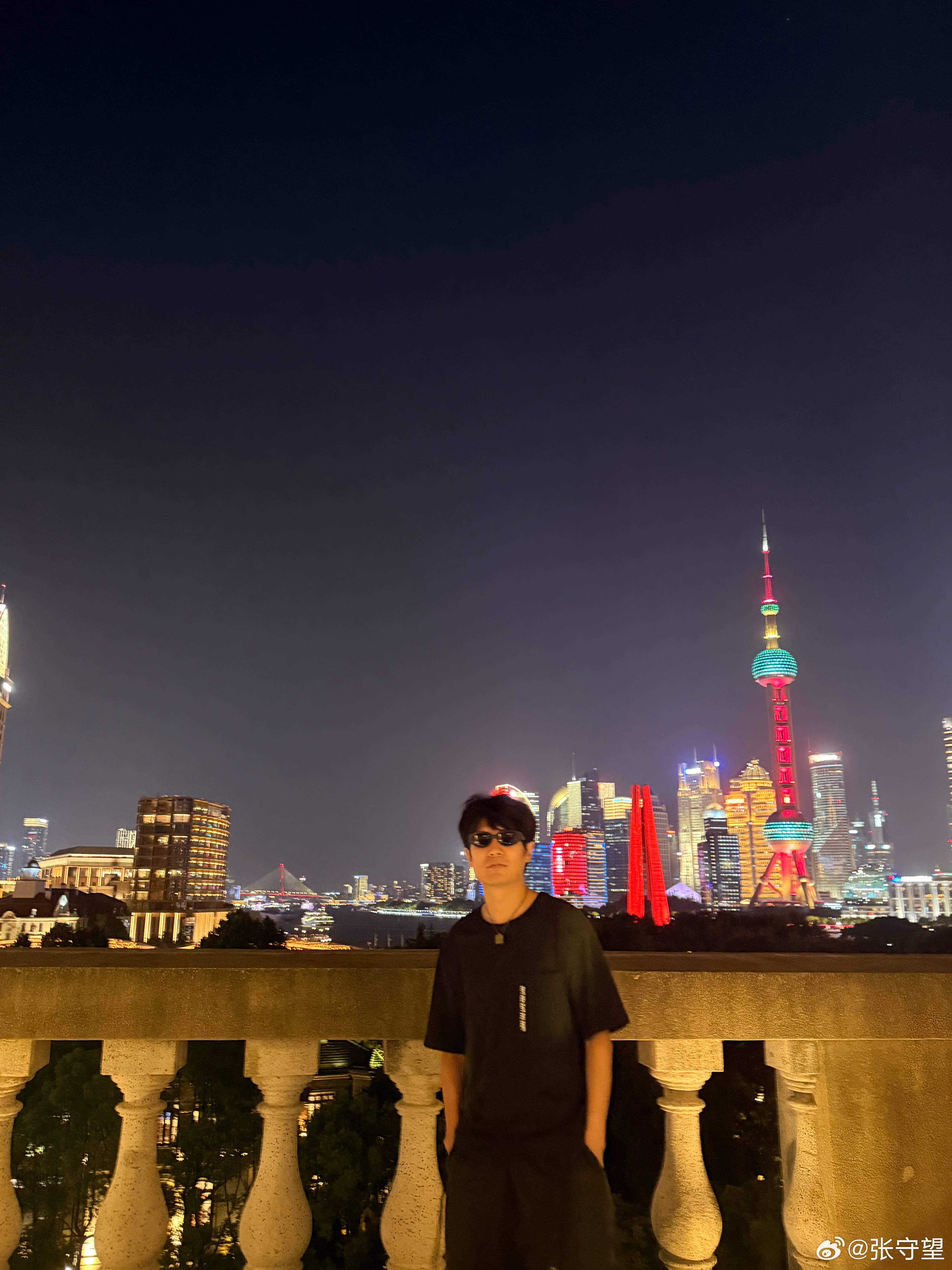 在最牛风景的后台 city boy 已热晕 