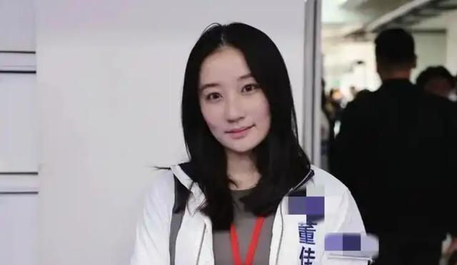 访陆14人中，国民党“国际事务部”主任董佳瑜格外亮眼，她还跟上海颇有渊源。202