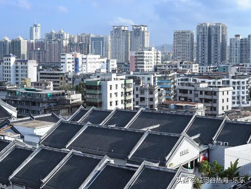 2025年深圳老房子成交量持续回升，说明什么？

说明被积压的刚需在价格降到心理