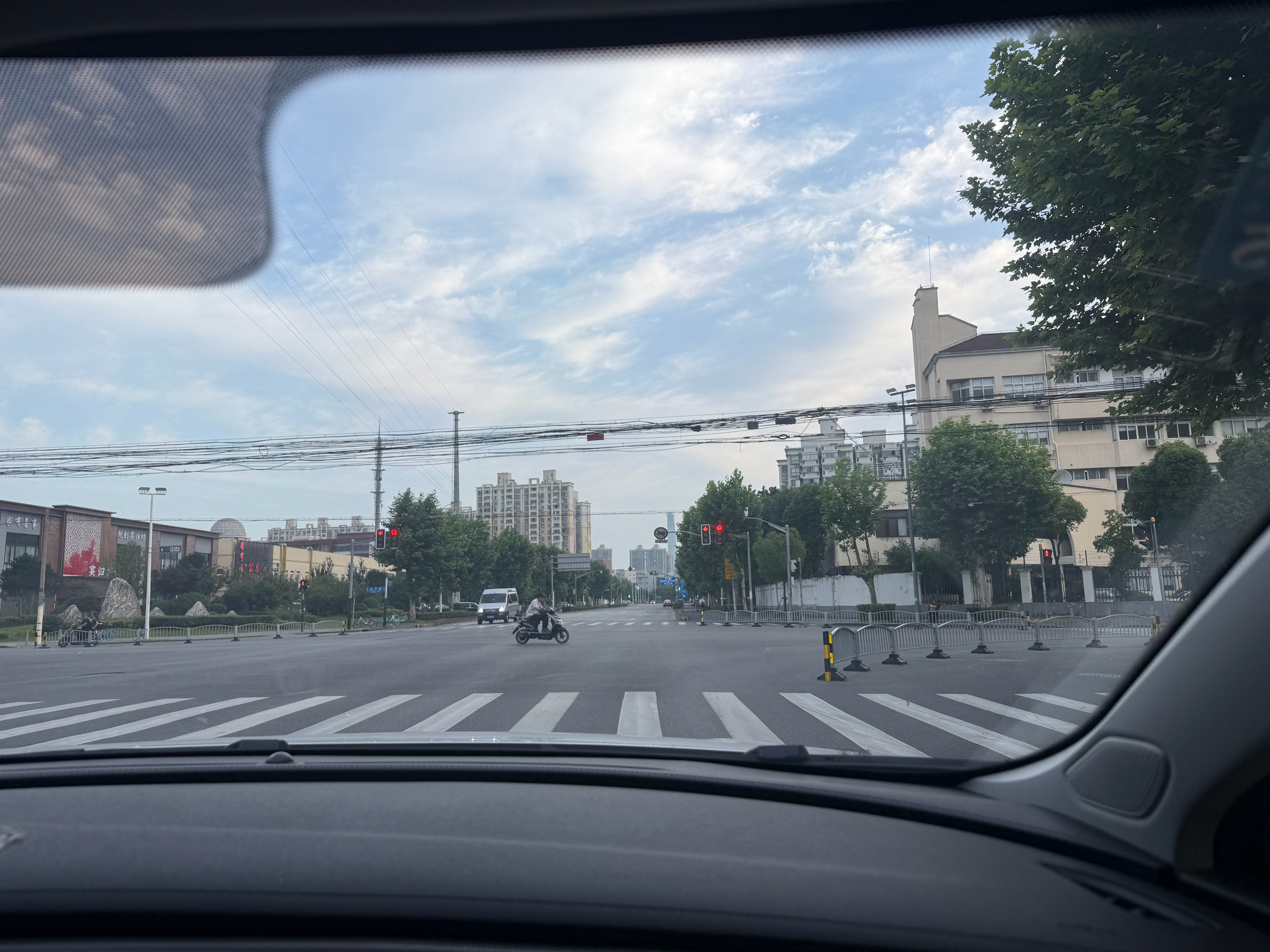 早上好[并不简单]夏天就是好，5点多天就亮了捏～7点高铁回北京，又是分秒必争的一
