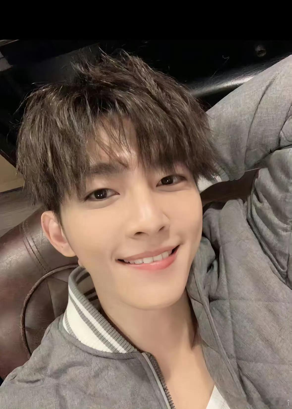 别人情史是故事，炎亚纶这是恋爱编年史，Excel都得建分类表吧！炎亚纶自曝交往过