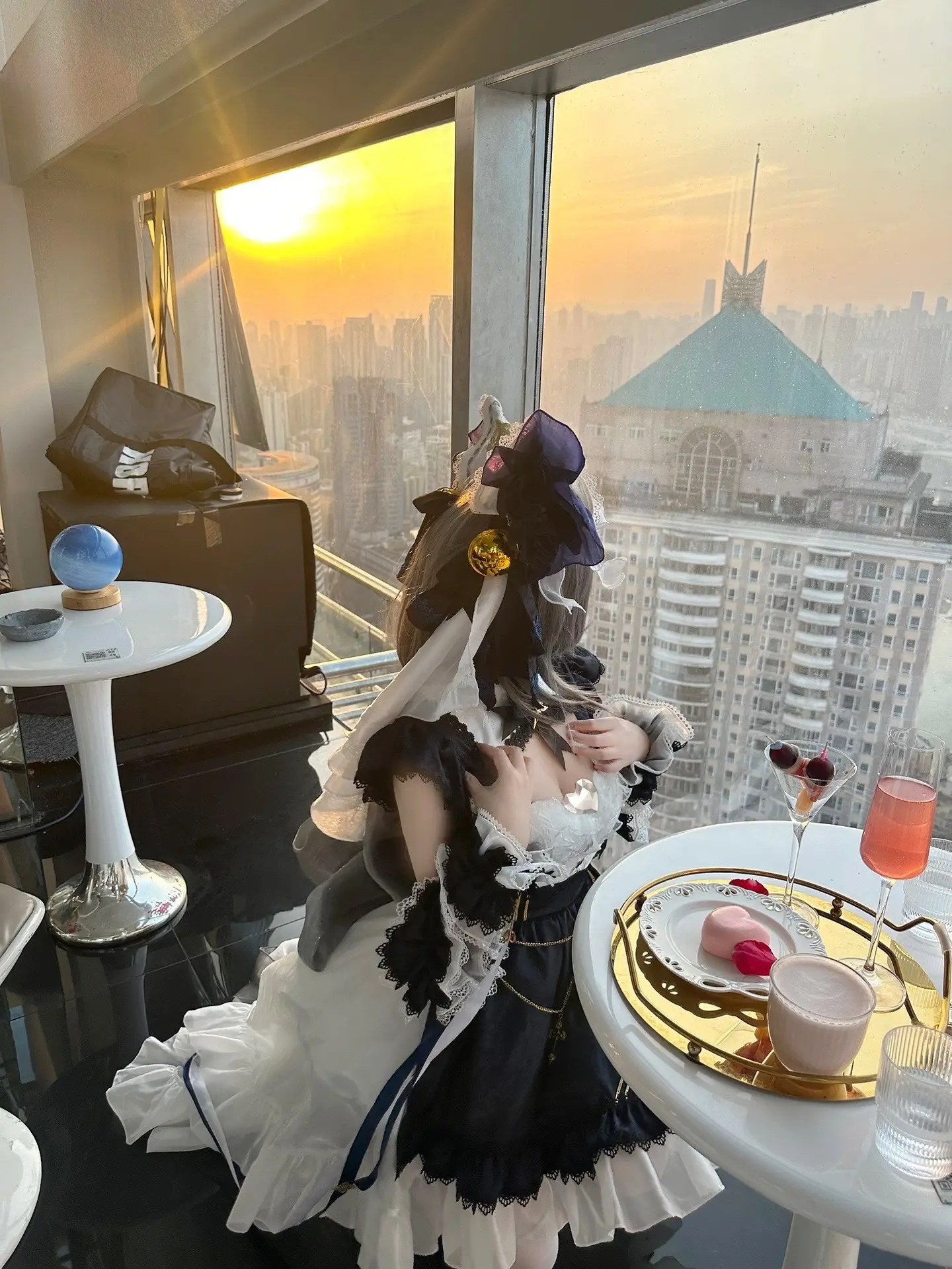 等太阳下山 我们就接吻吧
