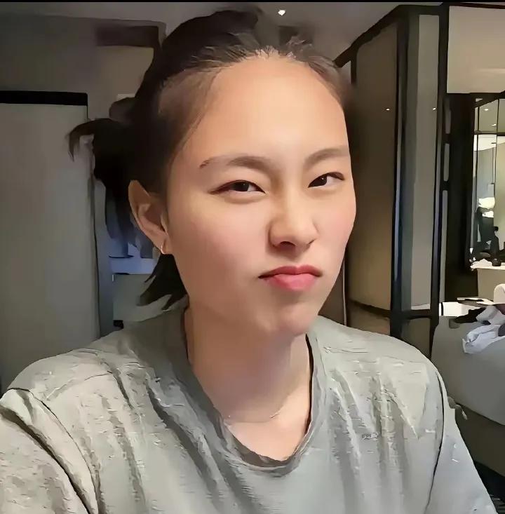 好奇查了下王思雨的出身，不查不知道，一查吓一跳其实她本人根本不是什么资源咖，而是