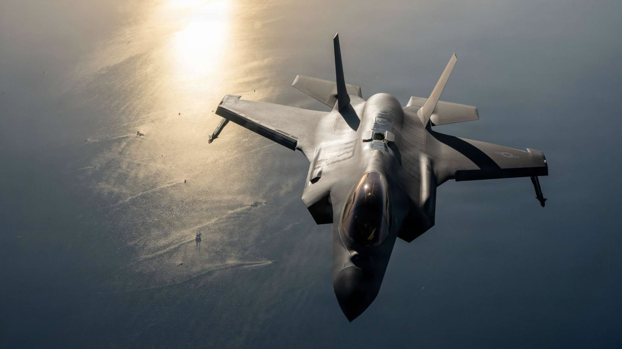 MD中央司令部发了一张正在接受空中加油的MD二等人F-35A战斗机的照片，疑似是