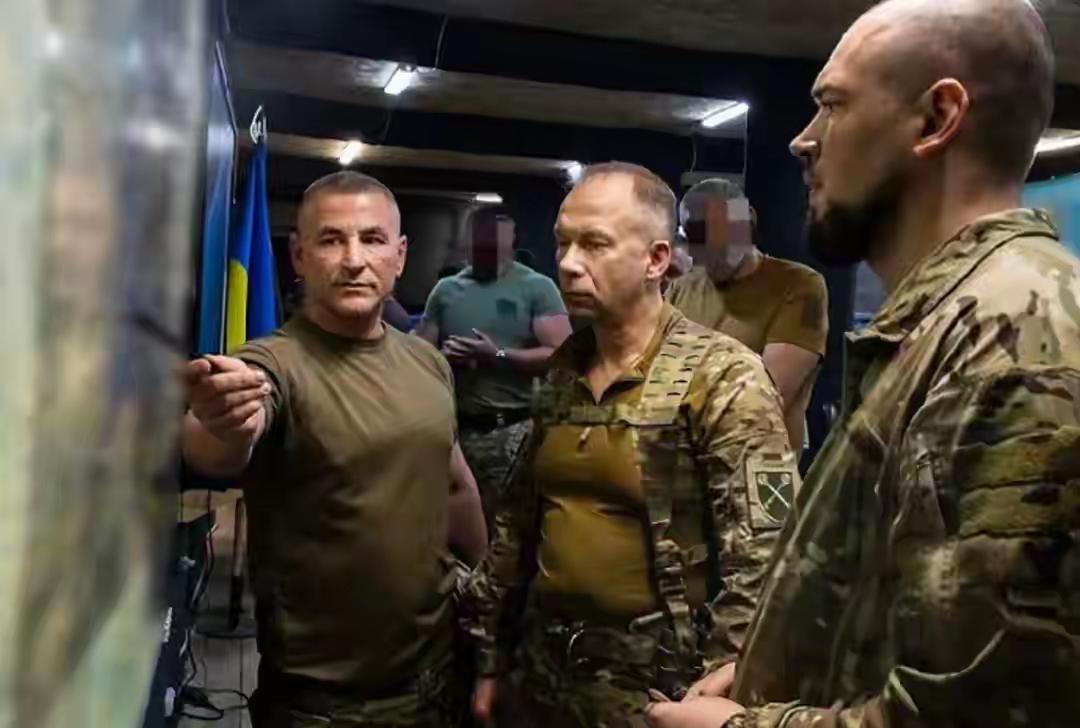 【乌军总参极力否认情报局特战小组被俄全部击毙是不是布达诺夫在列？】10月31日深