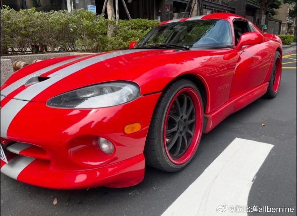 台湾老车🇺🇸 Dodge Viper 8.3 V10 MT ​​​
