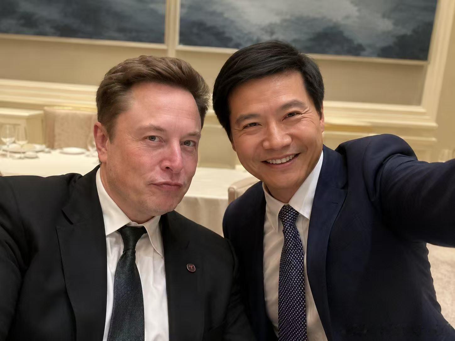我让雷总把他和马斯克自拍的照片发出来了
