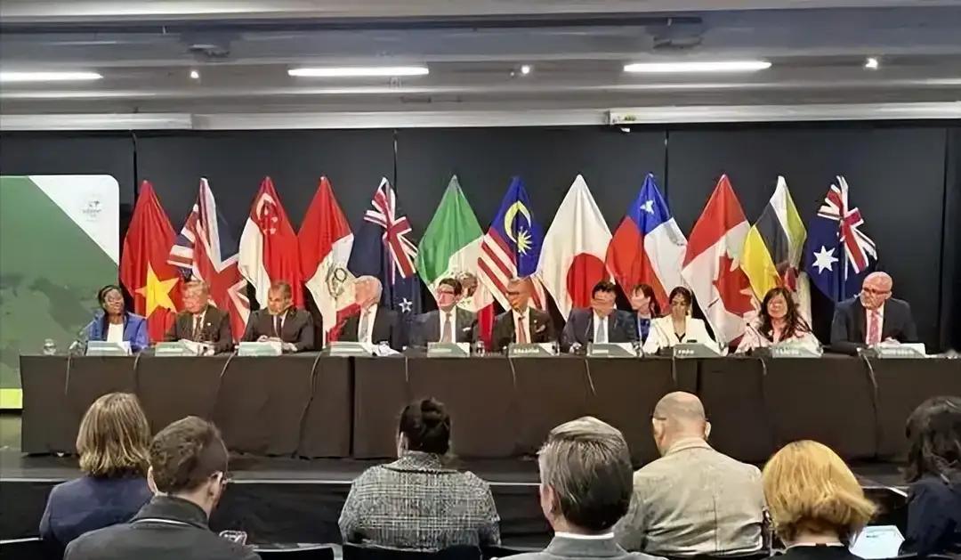 新贸易时代已经来了。
         2026 年 1 月 12 日美军召集了