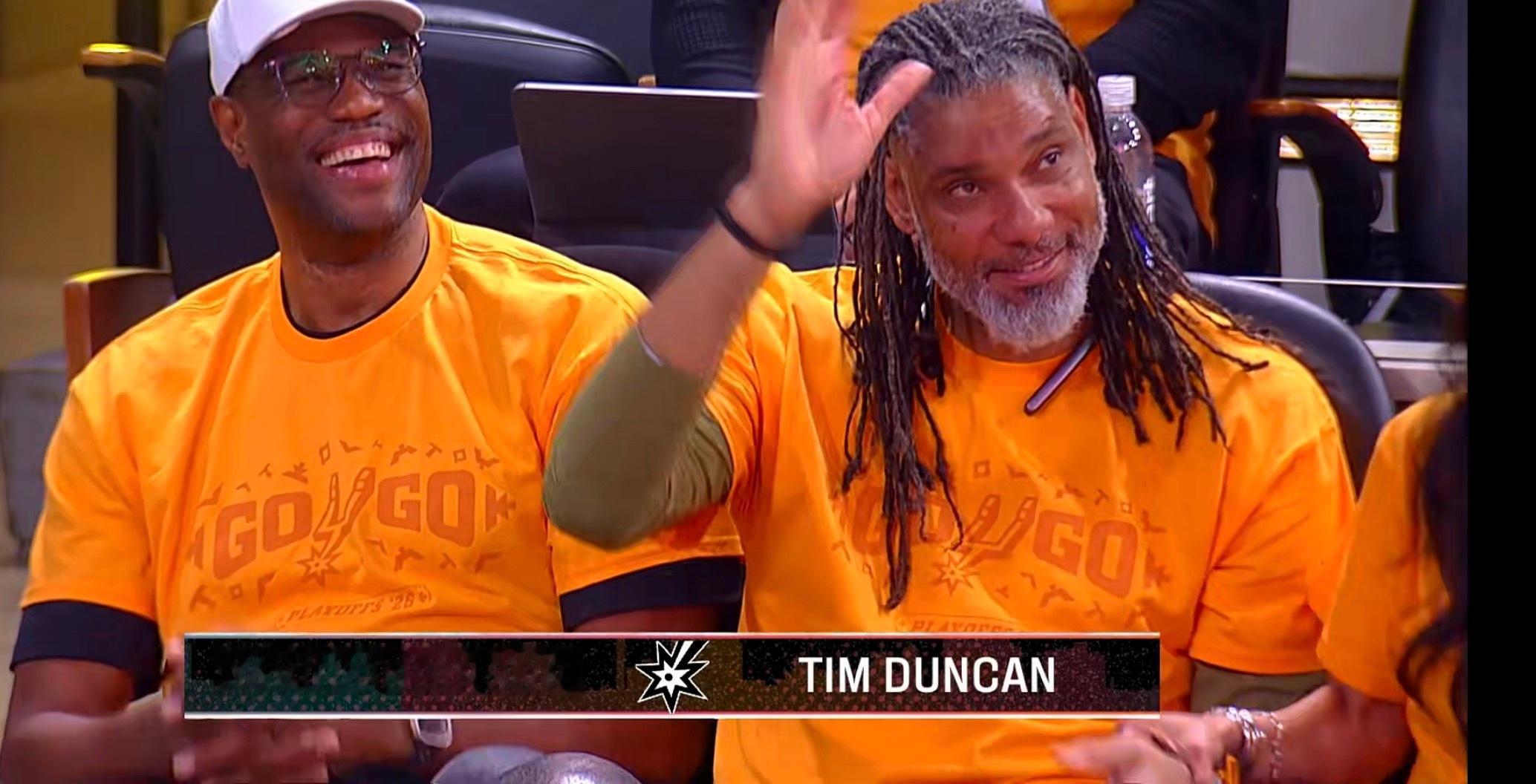 文班亚马季后赛首秀：35分5记三分球也打破了队史季后赛首秀得分纪录，谁的纪录呢，