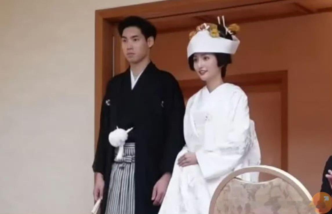 山贺琴子离婚  曾演出《月薪娇妻》的日本女星山贺琴子宣布与老公已经离婚，至于离婚