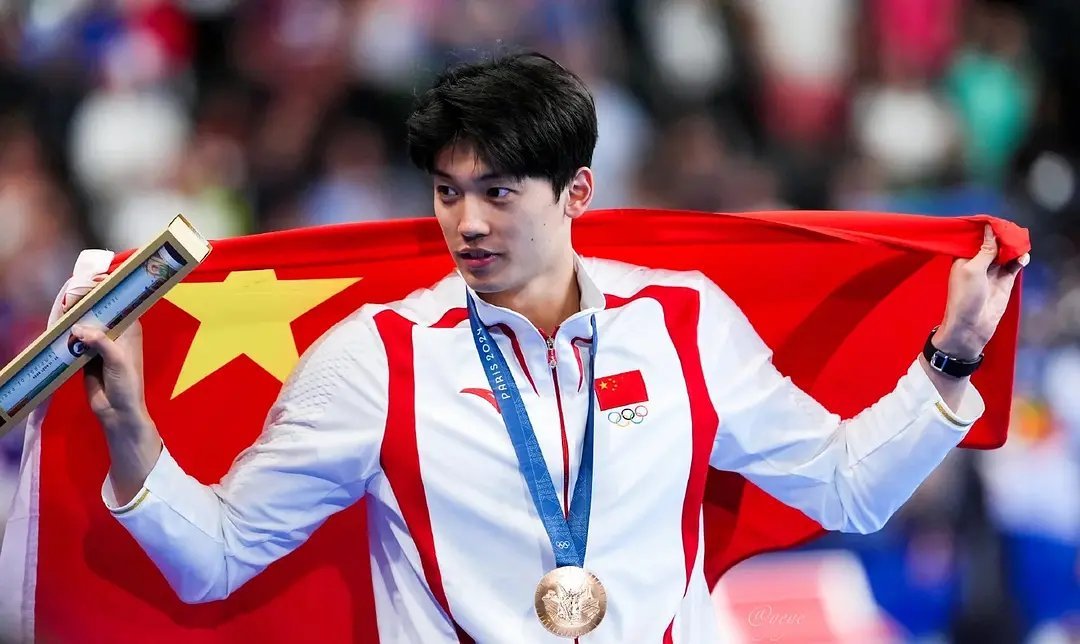 汪顺?感觉长得像tg人，去掉竞体滤镜就是个普男，还没宁泽涛帅呢 ​​​