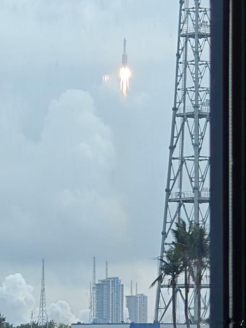 恭喜！天舟十号货运飞船发射任务取得圆满成功！天舟十号发射穿云破雾天舟十号发射穿云