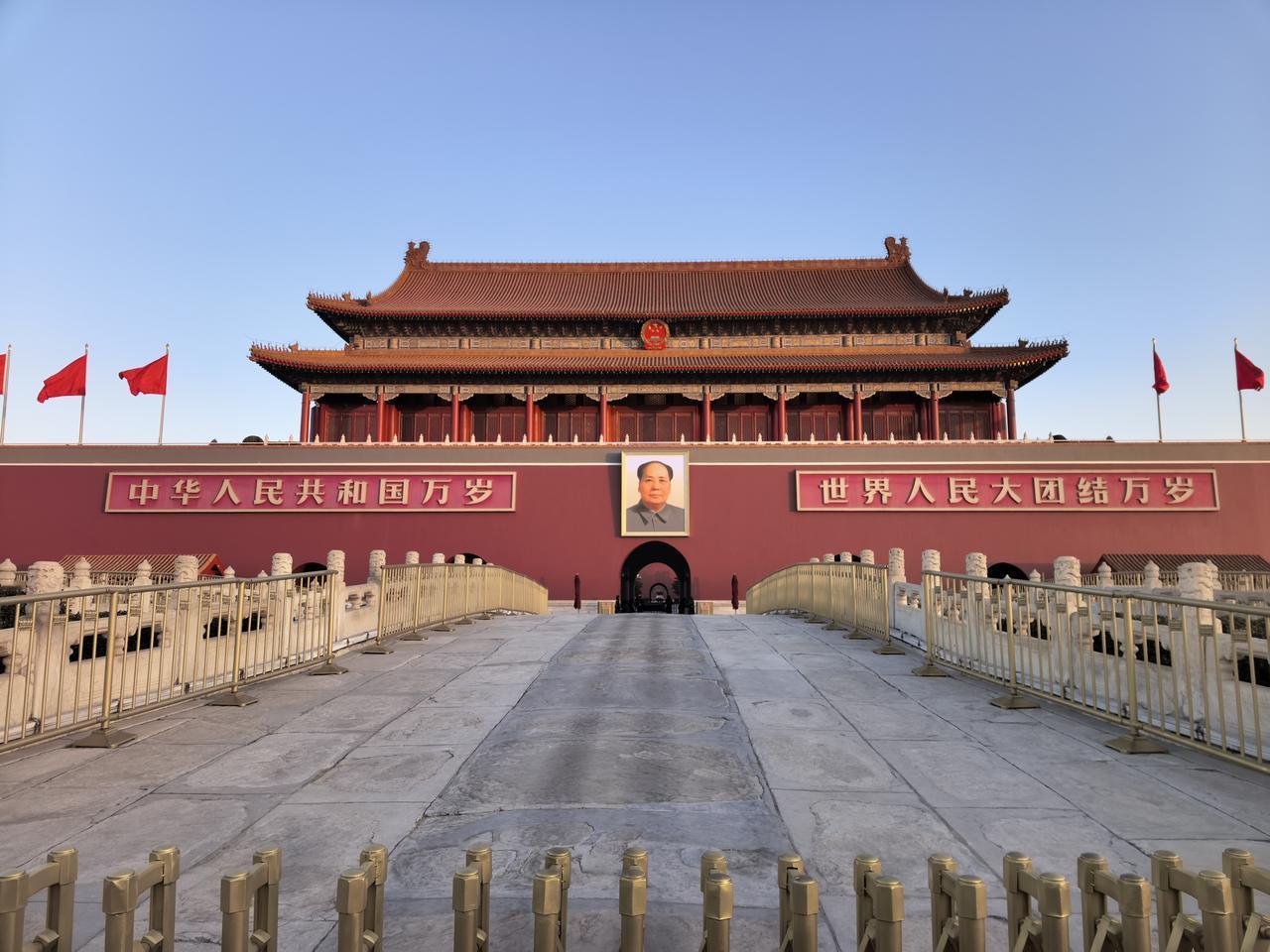 这次来北京比较突然，是受这边的粉丝加急邀请而来的，家里发生了一些事，我到达后做了