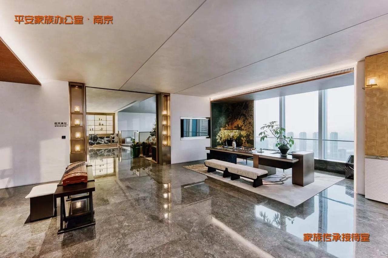 江苏平安城市会客厅，静候启幕✨

落址南京IFC国金中心二期40层，坐拥云端视野