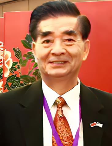 你敢信吗？一个被美国安插在中国潜伏了多年的间谍头子，居然是个天天笑眯眯、热心肠到