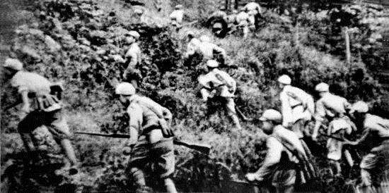 1949年，大别山匪首被活捉，蒋介石在鄂豫皖开辟第二战场计划失败
 
蒋介石和白