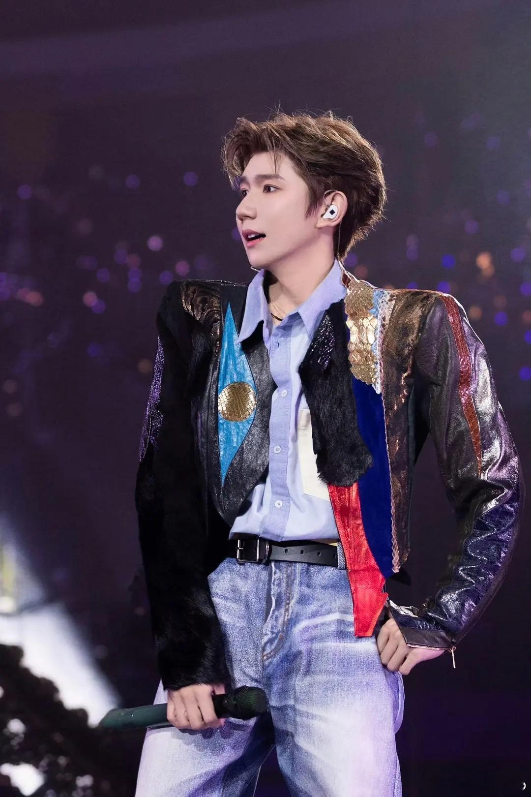 王源跨年演唱会演绎第67套高定，累计16个品牌67套 包括15套高定品牌的特别定