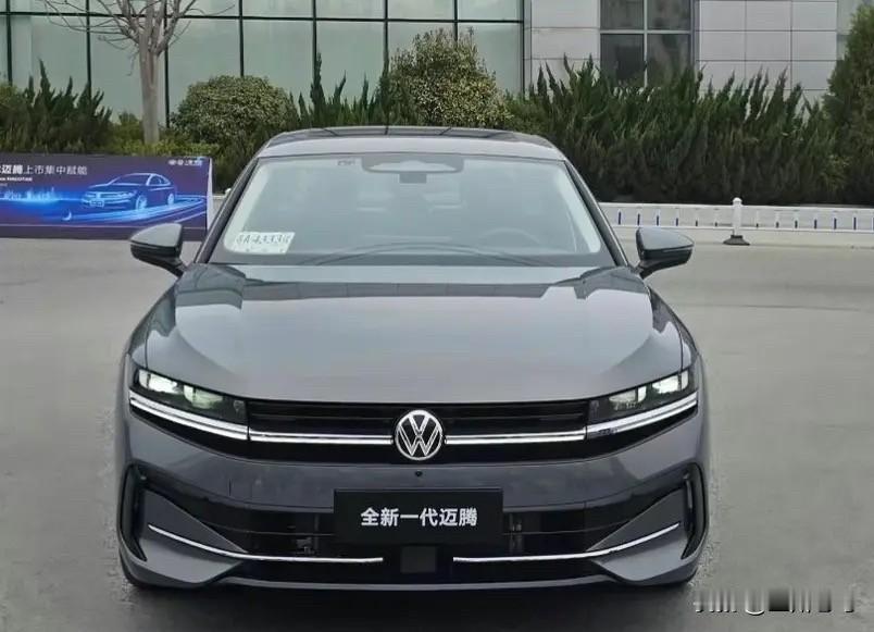 迈腾进化史,哪款才是经典?
聊迈腾这么多代，身边老车圈朋友几乎一边倒把票投给B7