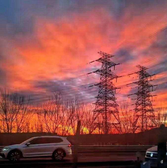 昨天一个西北的同学，在同学群里问，他准备去海南开个会议，问问有没有同学也去，有同