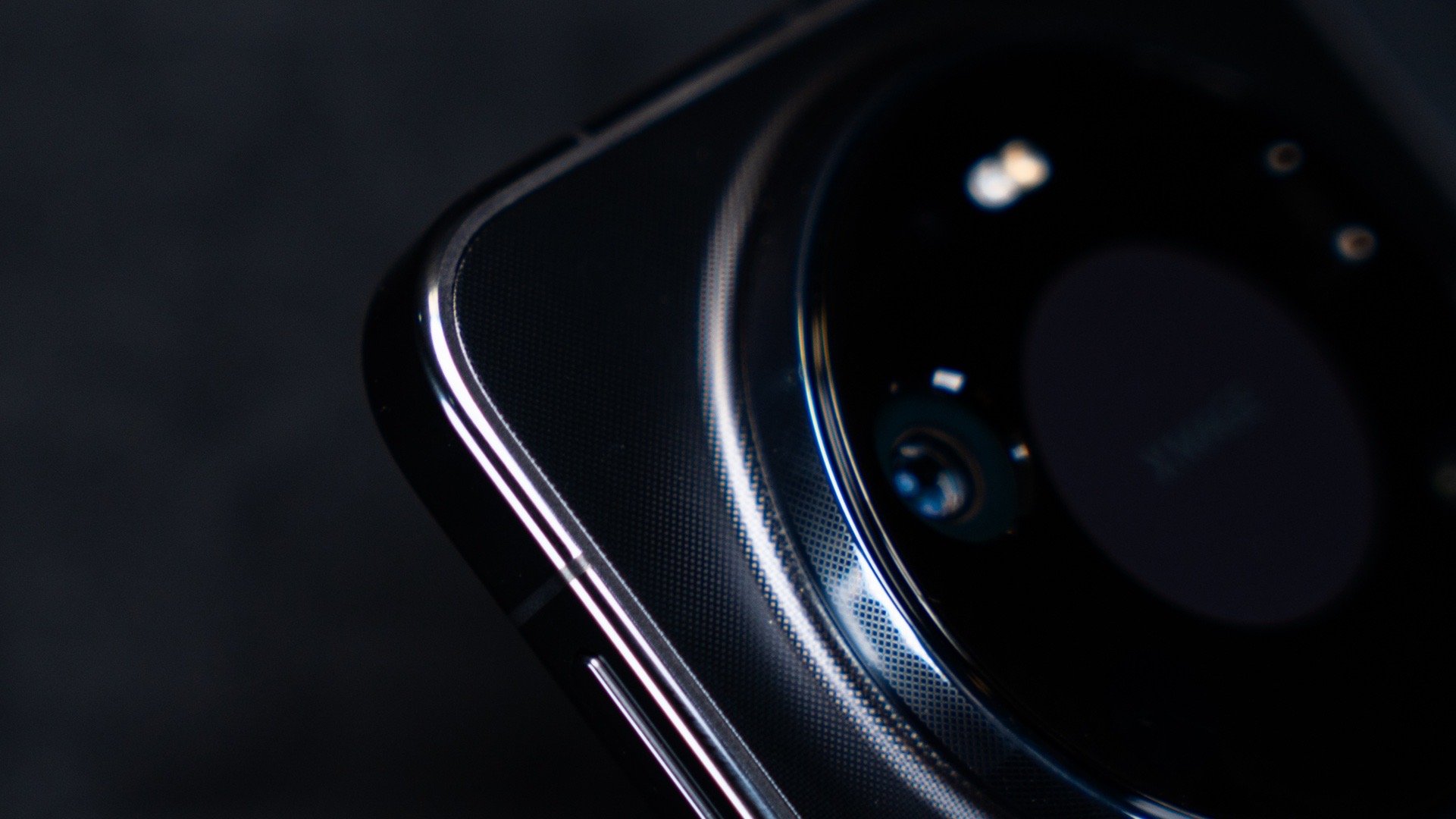 iPhone17系列最新销量iPhone 17 Pro Max可以，华为Mate