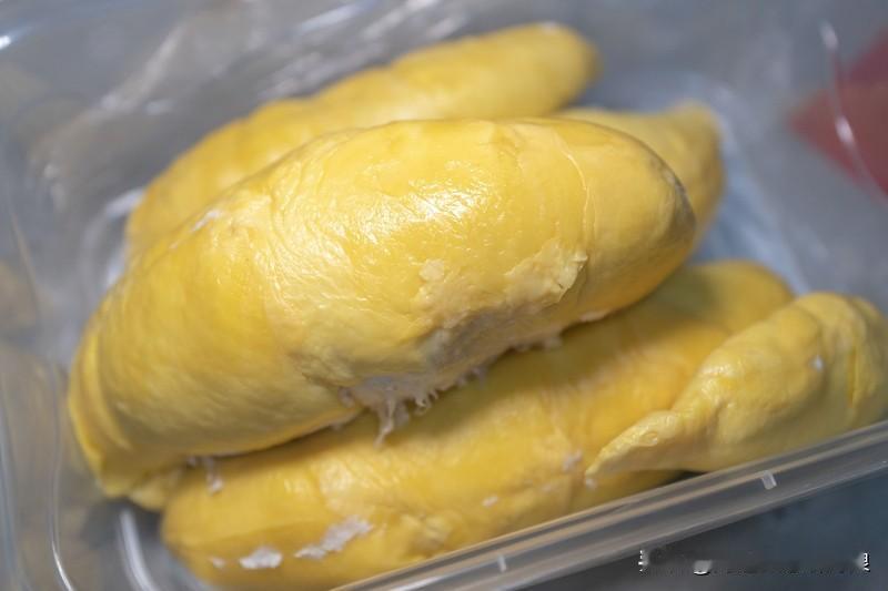 以前总盼着进口榴莲降价，现在国产货崛起，在家门口就能吃到新鲜好果，这不就是实实在