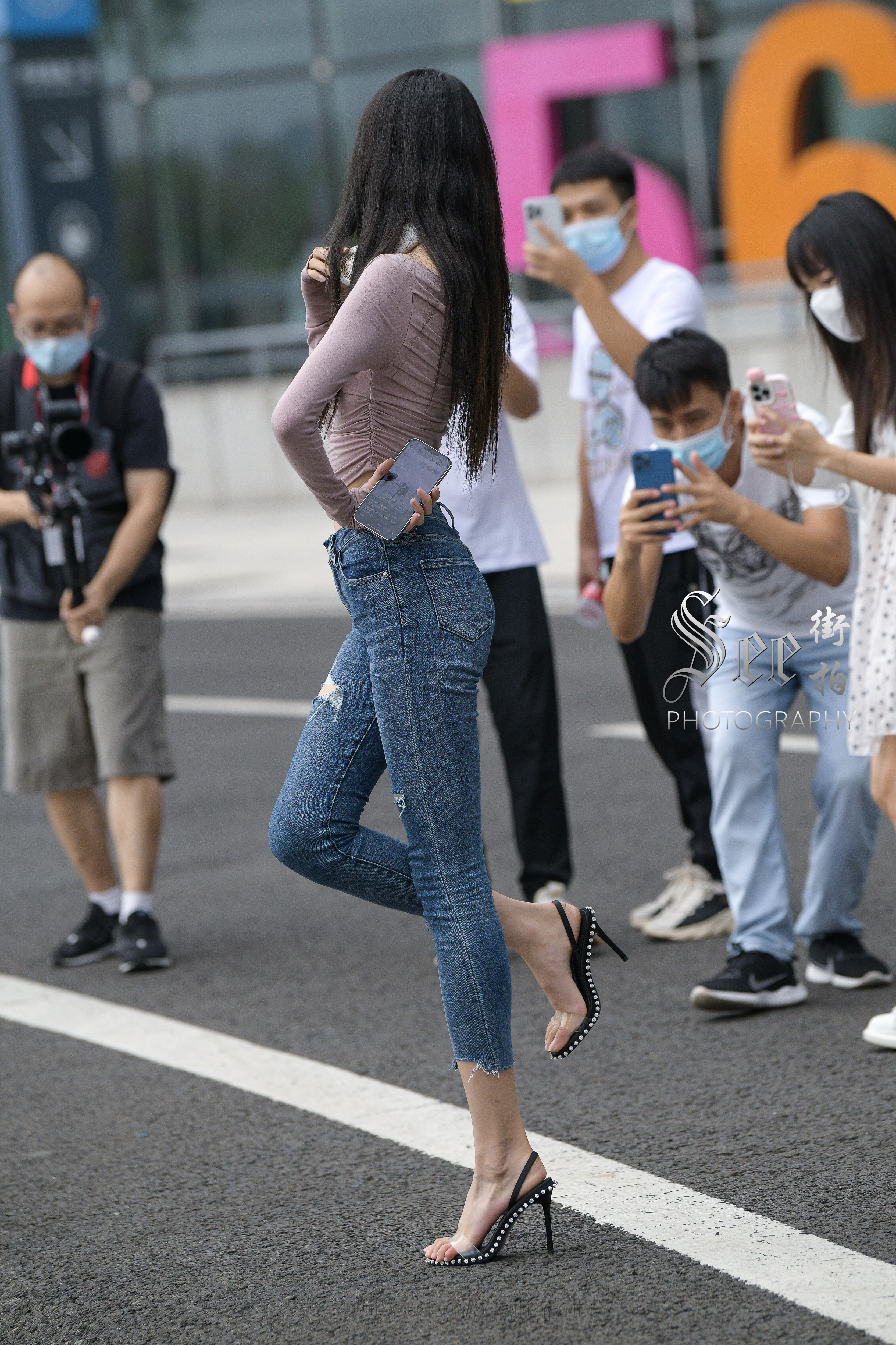 高挑靓丽的牛仔裤小姐姐~~ ​​​
