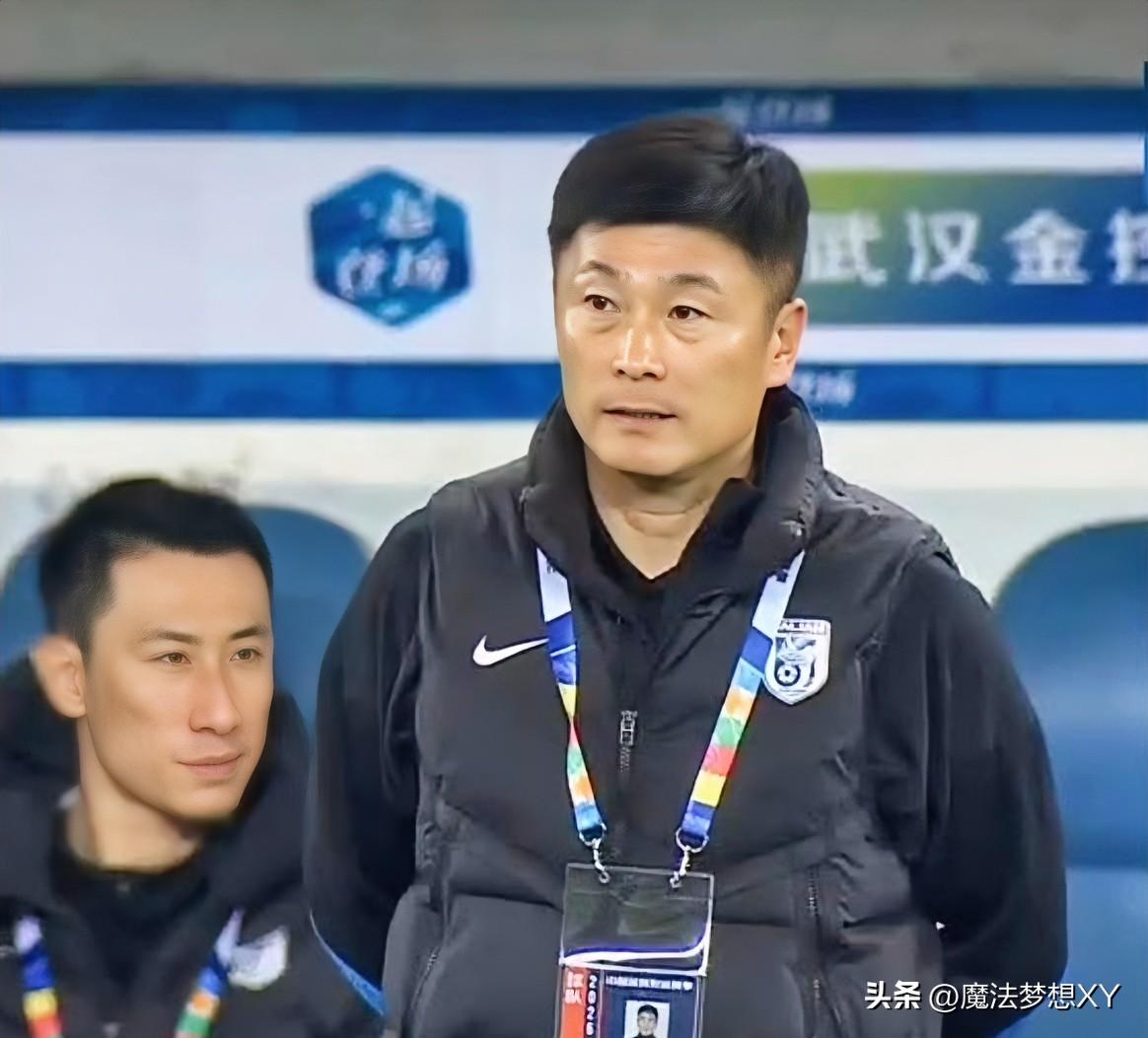 明眼人都看出来了，
大连英博很难保级了，
不是因为开局赛程不利，而是因为
他们的