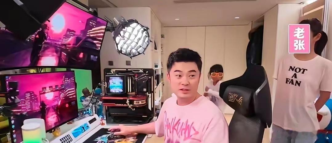 陈赫是真不差钱！8月15日，陈赫在社交平台晒出了自己全新改造的电竞房。开门就是一