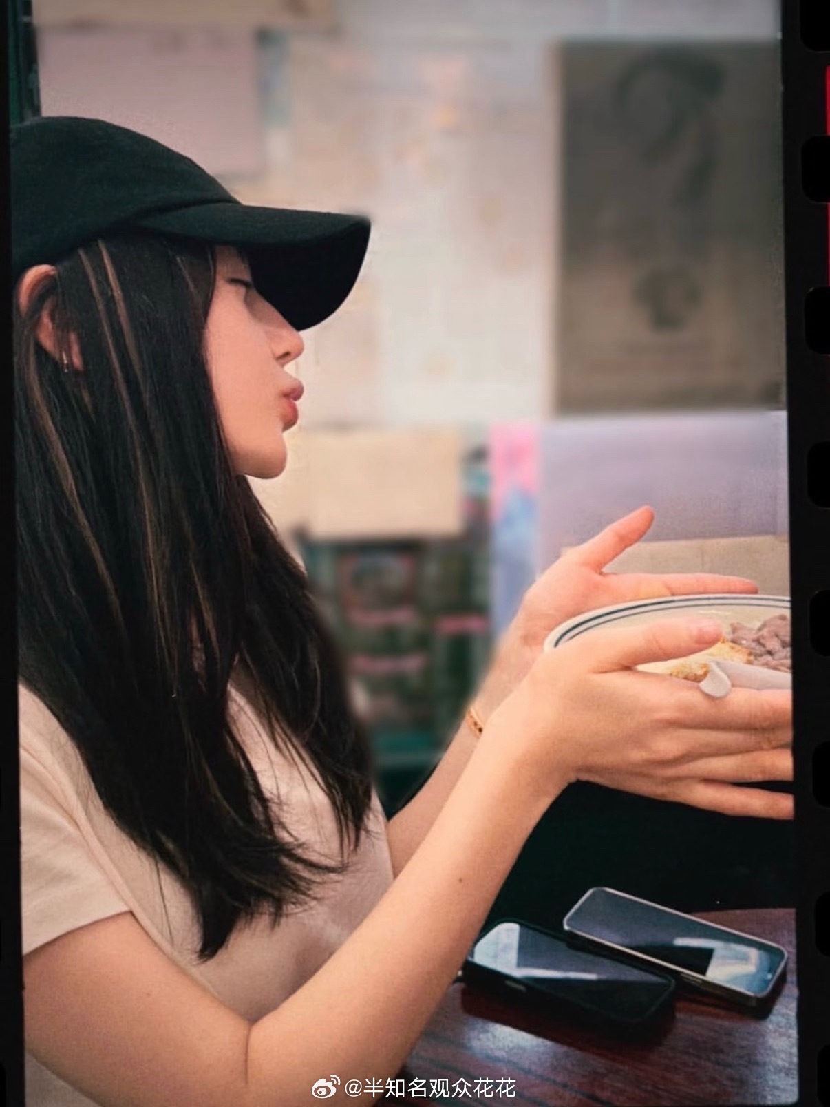 完全是热爱生活的小女孩迪丽热巴晒香港plog迪丽热巴香港随拍