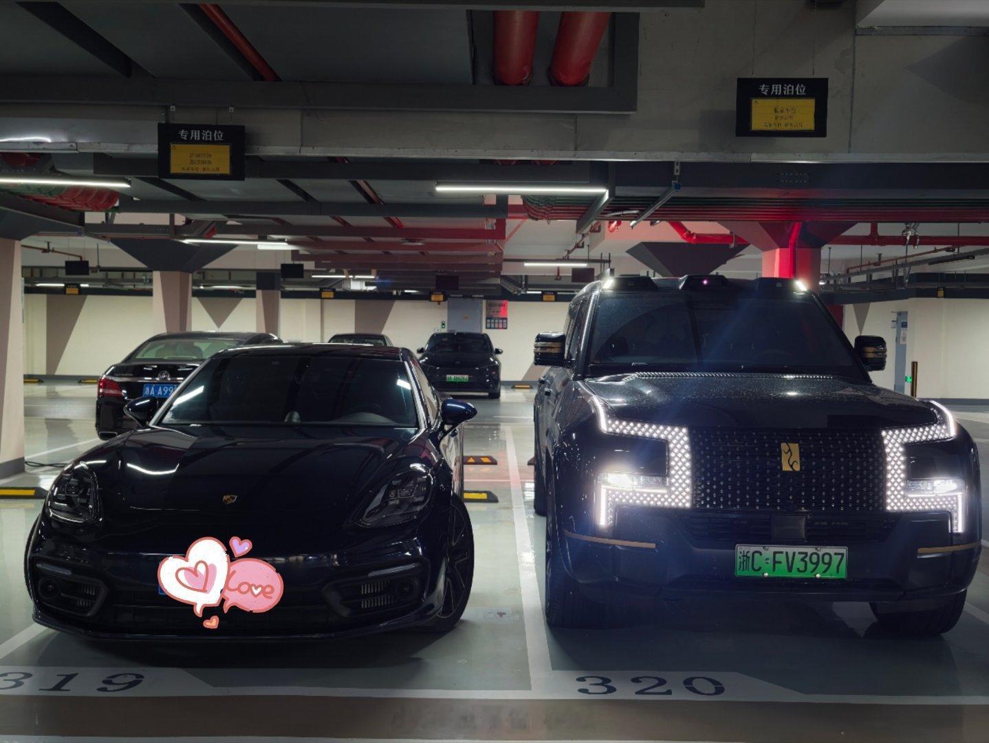 今天开保时捷出门咯猜猜去干嘛啦[喵喵] ​​​