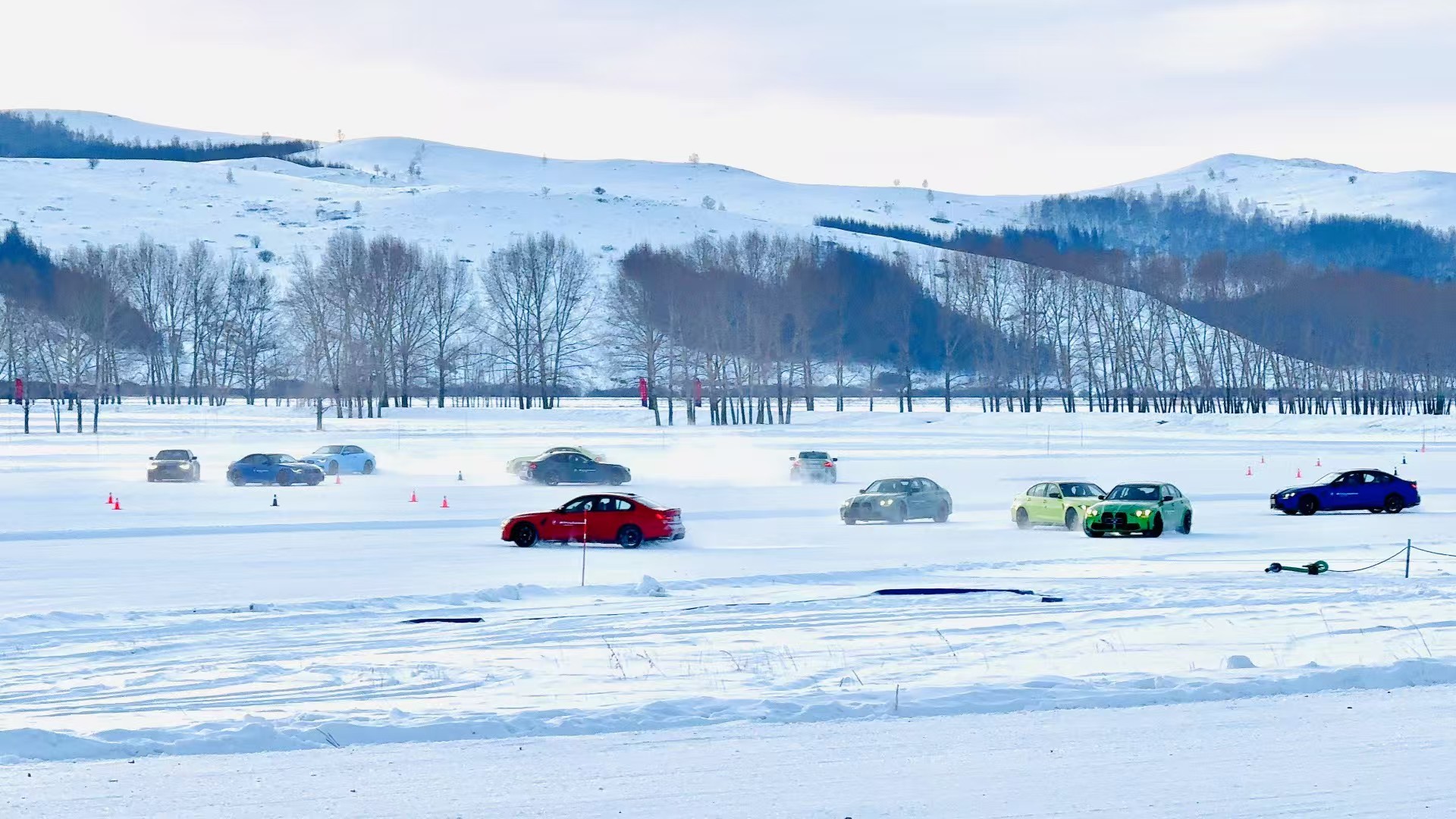 总结下我的2025：一个月 一张图 一句话 图1——  1月 解锁牙克石 宝马冰