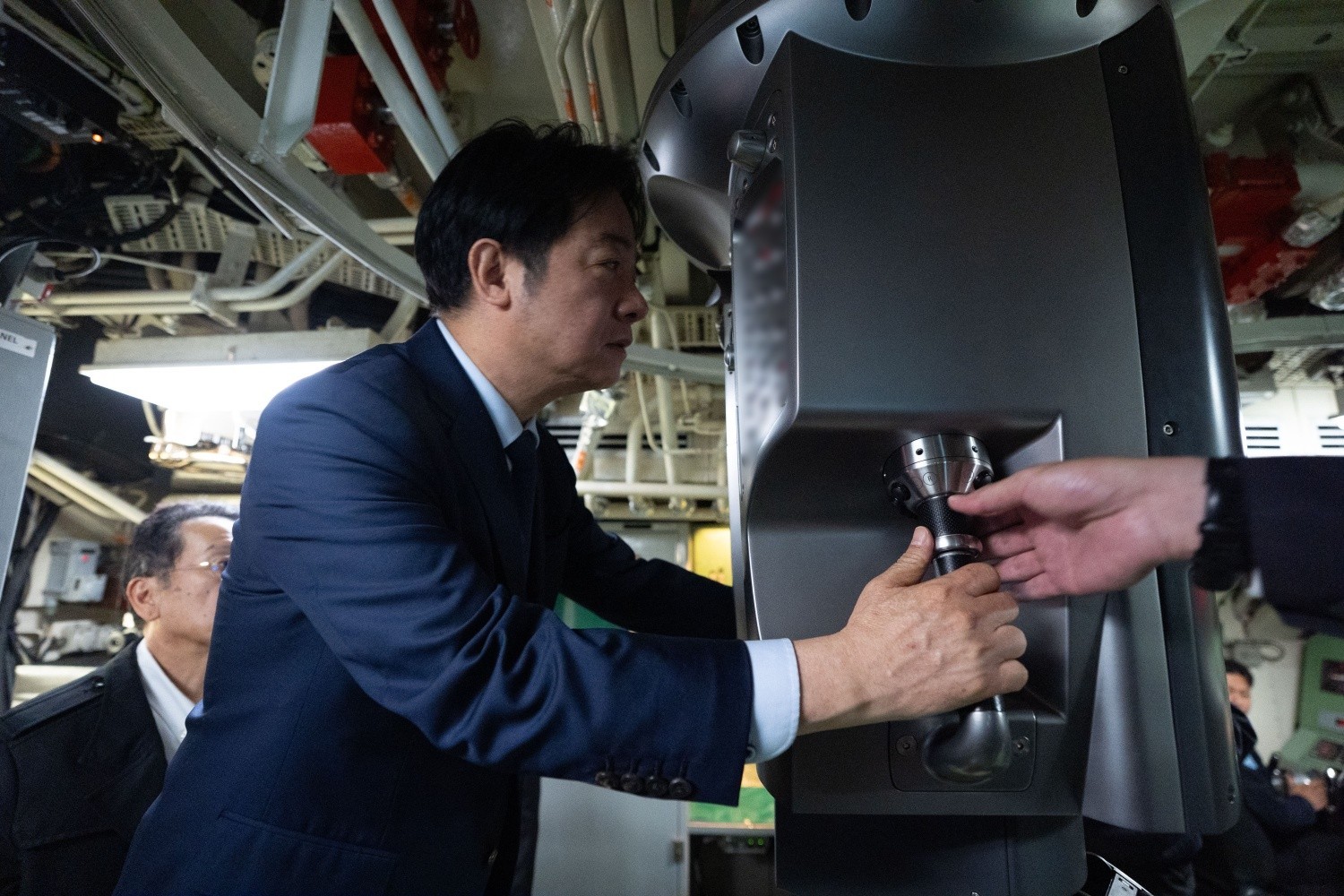 台湾“海龙”号潜艇升级了德国亨索尔特光学公司(Hensoldt Optronic