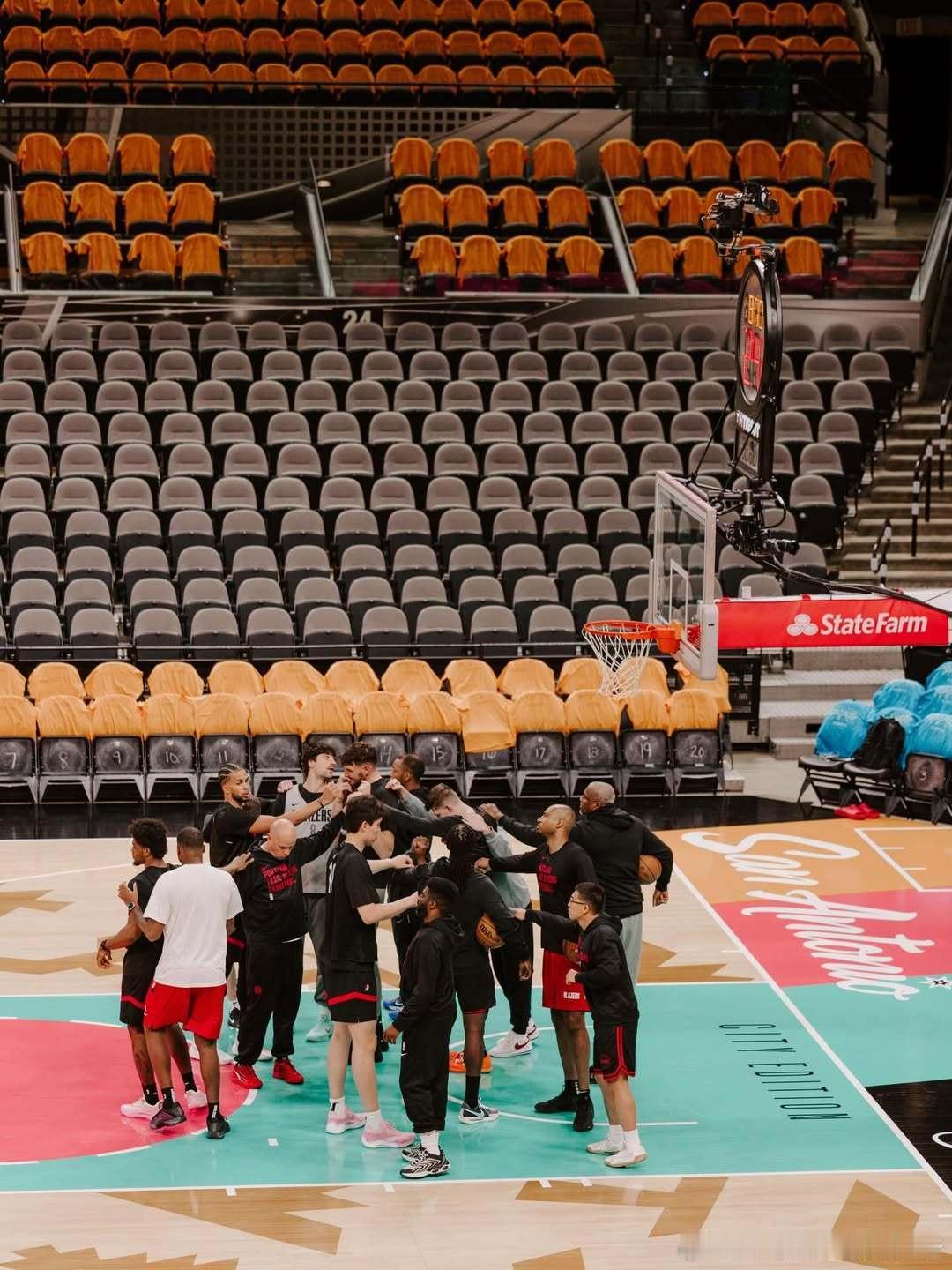 Game 1 🔜开拓者vs马刺NBA季后赛波特兰开拓者  cr：波特兰开拓者 