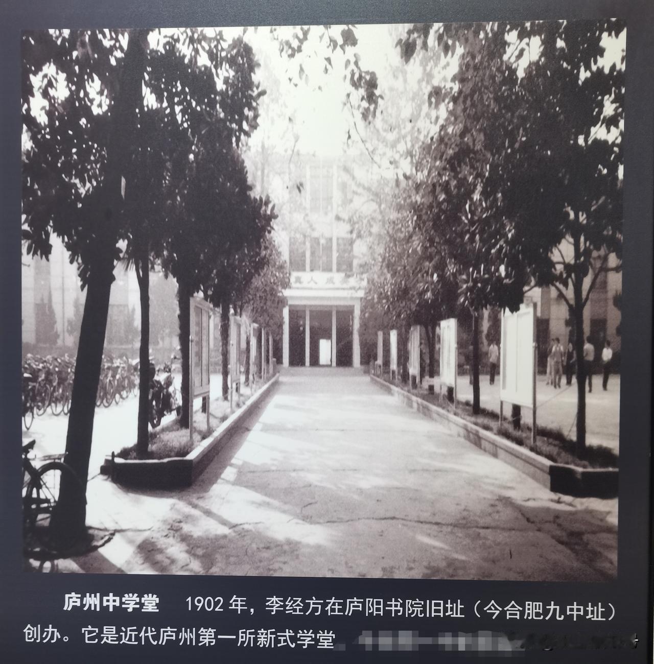 语文考试太烦琐了，大部分考察形式很无聊，很弱智。
小阅读极其变态，基本上只能考视