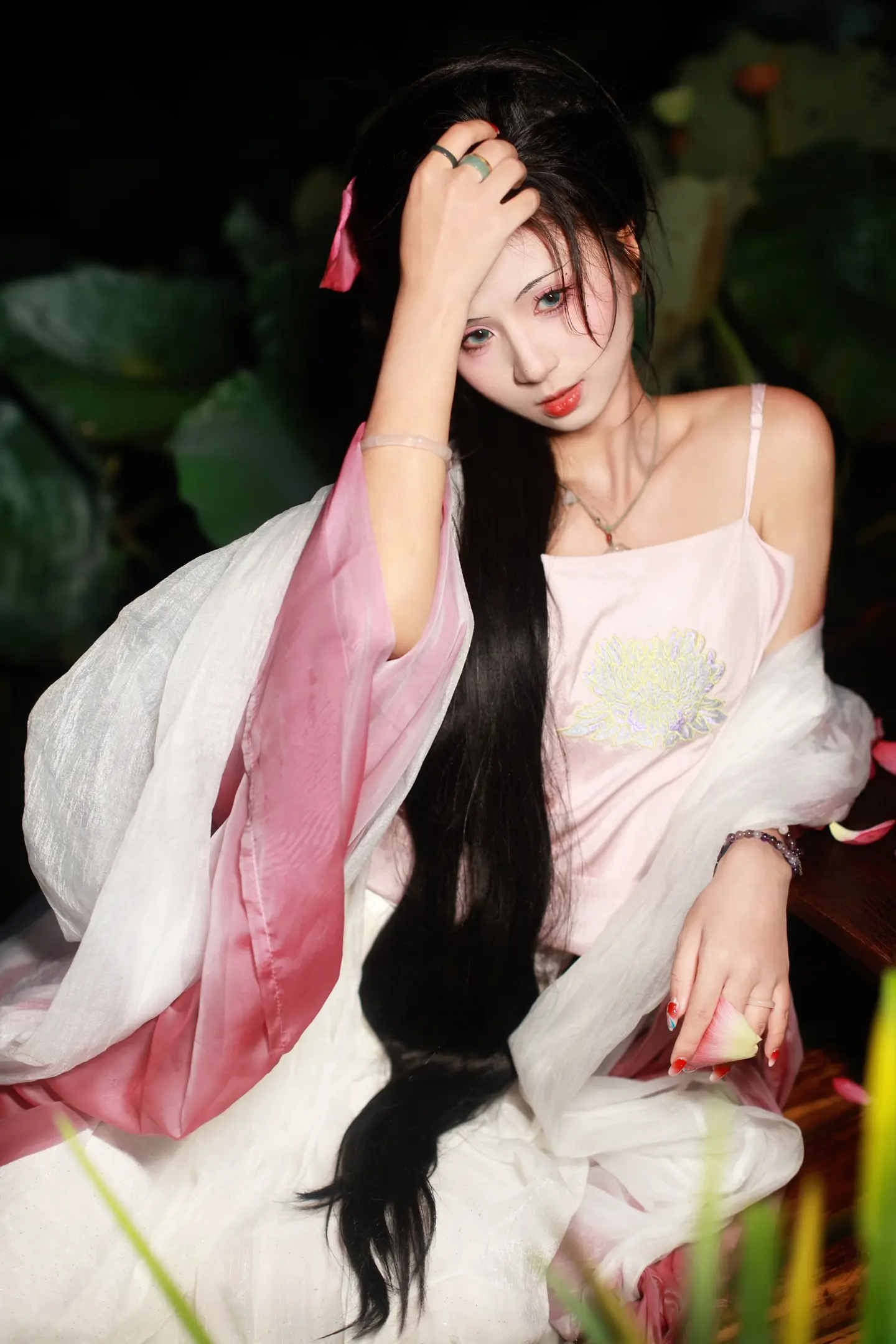 荷花汉服夜景-苏苏。