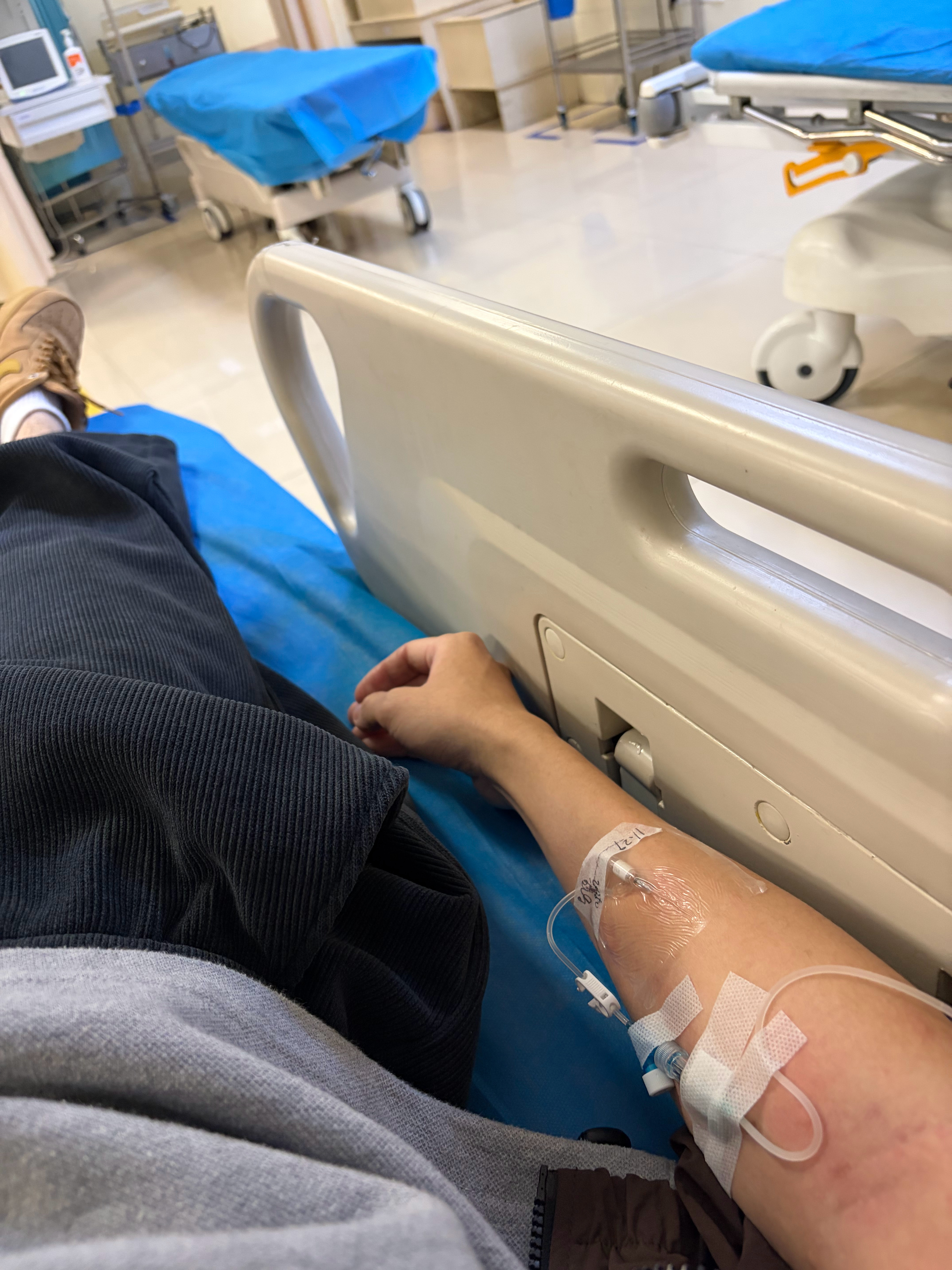 一天没发微博主要是过敏把自己干急诊来了