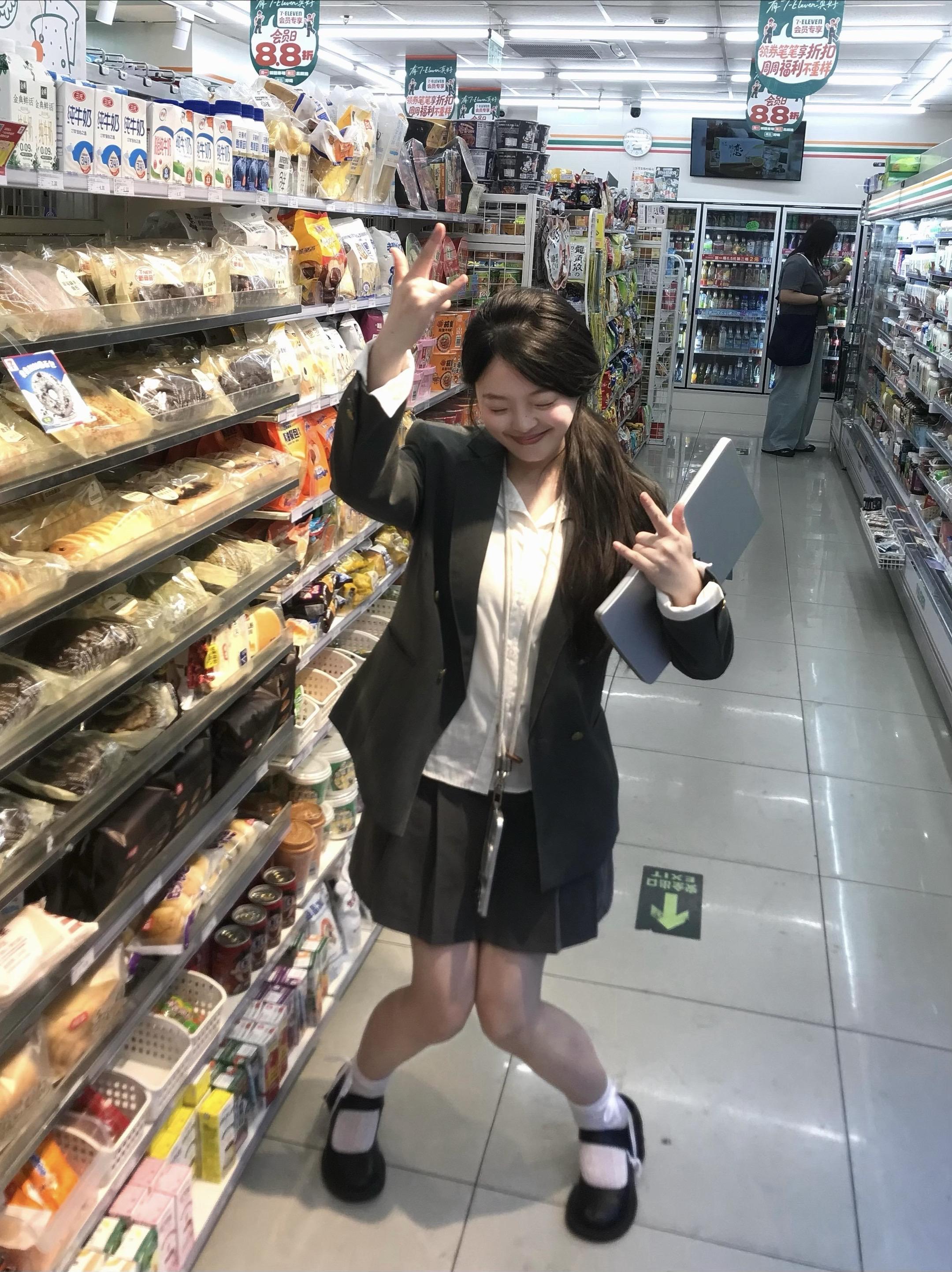 周五社畜下班后….       ᕀ𓂋᜔˖ ᗴ͜ꩰ(՞⸝⸝o̴̶̷̥᷅...
