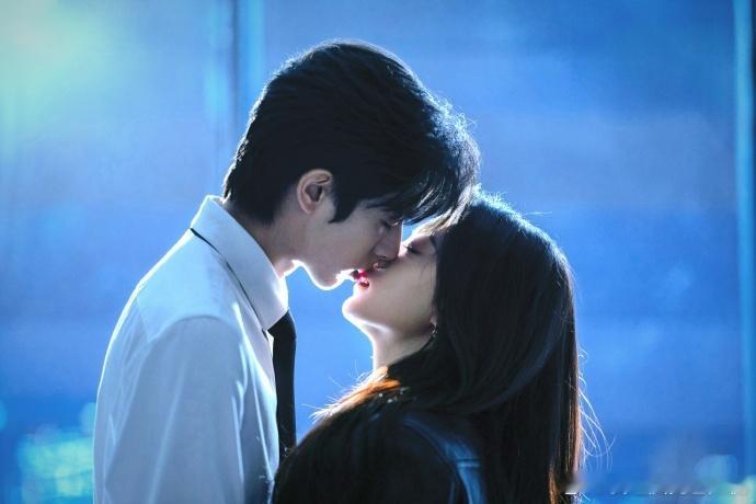 宋威龙赵今麦吻戏剧照赵今麦的实绩 宋威龙赵今麦吻戏剧照，谁懂这个稳居大C位的剧照