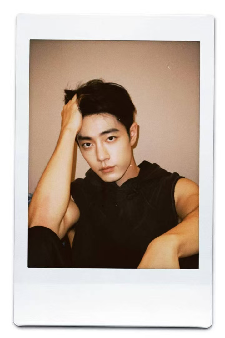 肖战肖战 这迷人的肌肉线条，一露即封神！太诱人，太要命！ 向全世界安利肖战