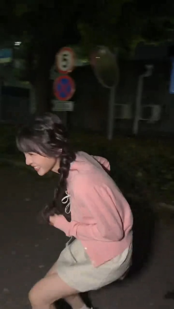忙忙碌碌寻田曦薇忙忙碌碌寻田曦薇