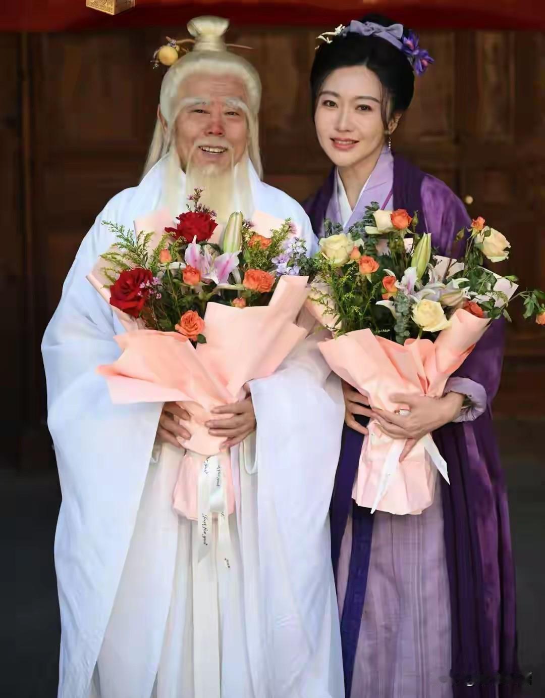 潘长江又杀入了短剧的行业，而且女儿潘阳当制片人，父女联手闯入新领域。

他还专门