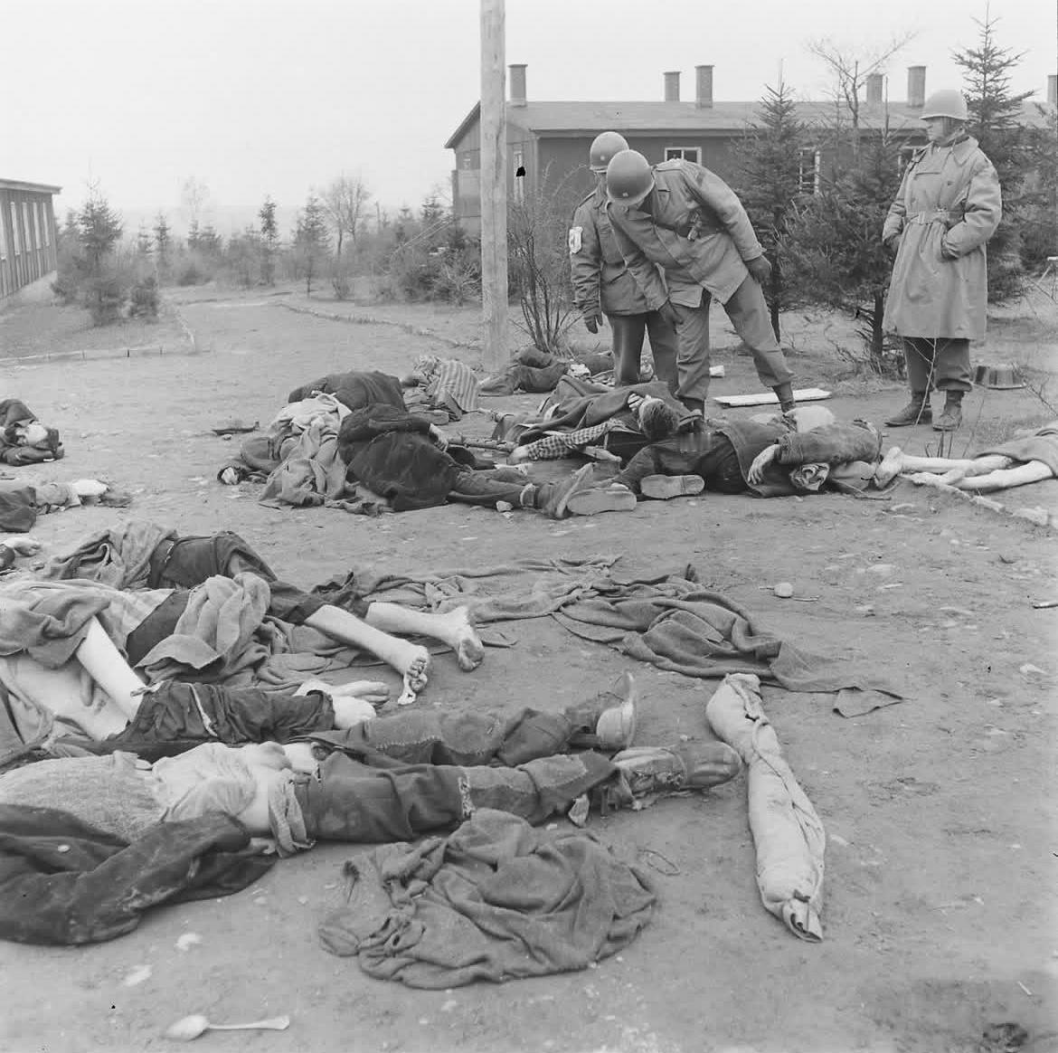 【来自投稿】1945年4月4日 美军第4装甲师先头部队在德国奥尔德鲁夫发现了一个