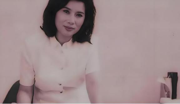 主持人问董明珠：“你身价过 100 亿，为何与亲哥哥 20 年不来往？”董明珠：