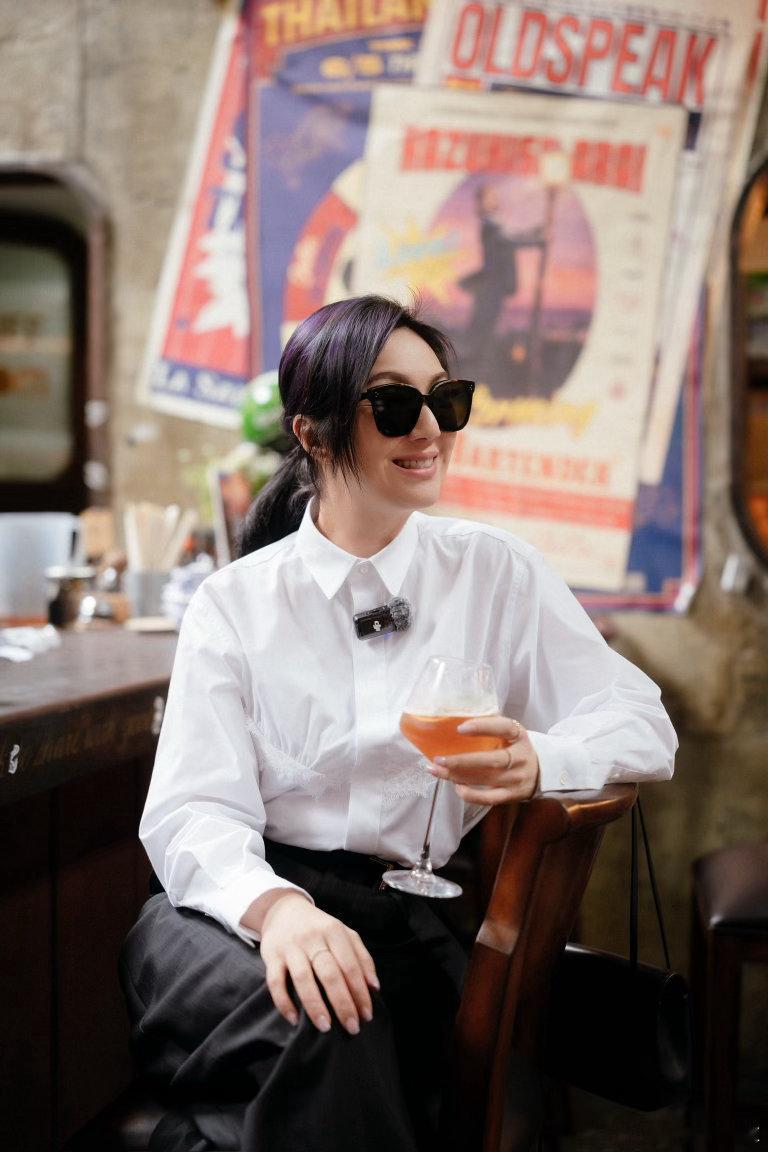 已经开始幻想现场灯光、歌声、人海。千嬅长沙演唱会，我势必要赴约！演出时间：202